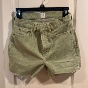 Gap celery green corduroy stretchy shorts.  Size 00/24